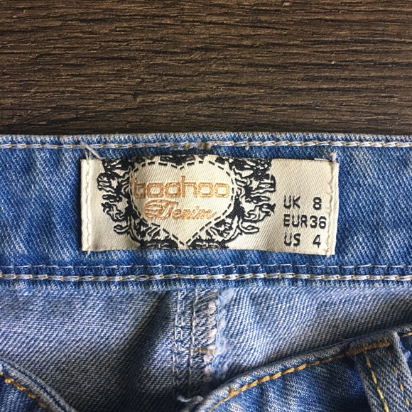 Boohoo ripped light denim boyfriend jeans 👖 - Picture 3 of 3